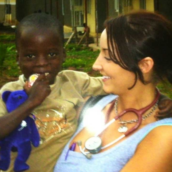 Meet your Posher, Hilary - Picture 2 of 4